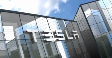 Tesla pronta al robotaxi, arriva l’8 agosto
