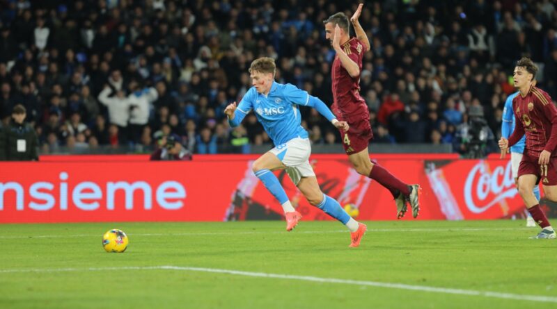 Napoli, prima vittoria in Champions: McTominay trascina gli azzurri Napoli, prima vittoria in Champions: McTominay trascina gli azzurri
