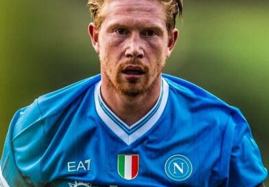 Napoli travolgente al Maradona: Frosinone battuto 3-0, De Bruyne protagonista Napoli travolgente al Maradona: Frosinone battuto 3-0, De Bruyne protagonista